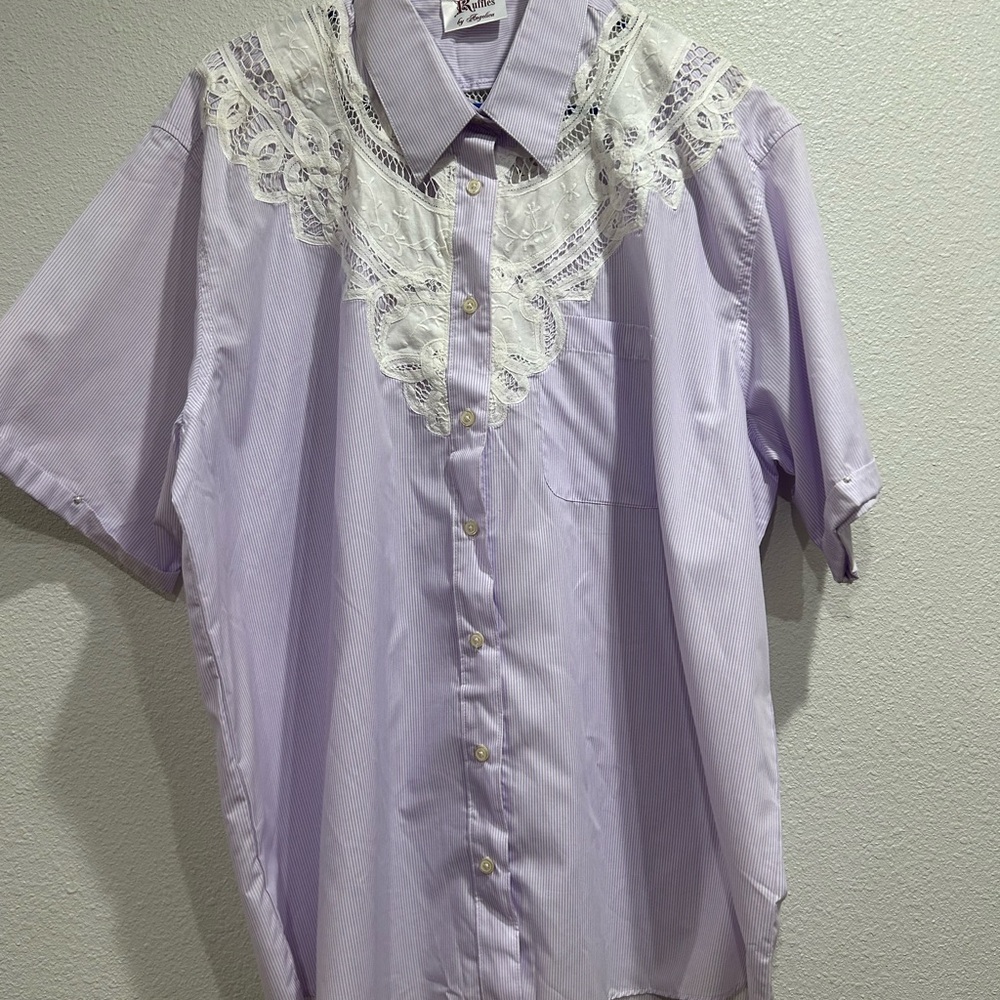 Ruffles Short-Sleeve Button-Down Shirt with White Lace Bib Purple White sz XXL
